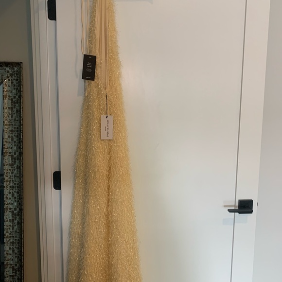 NA-KD *SOLD OUT* Yellow Deep Back Structure Maxi Dress - Picture 5 of 9